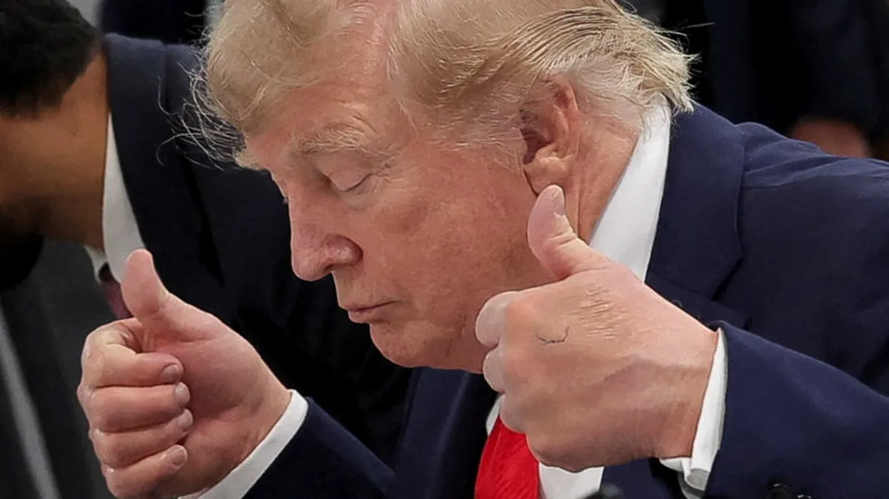Datos de Gallup muestran un aumento notable en la identificación con el Partido Demócrata mientras la aprobación de Trump se mantiene por debajo del 40 por ciento