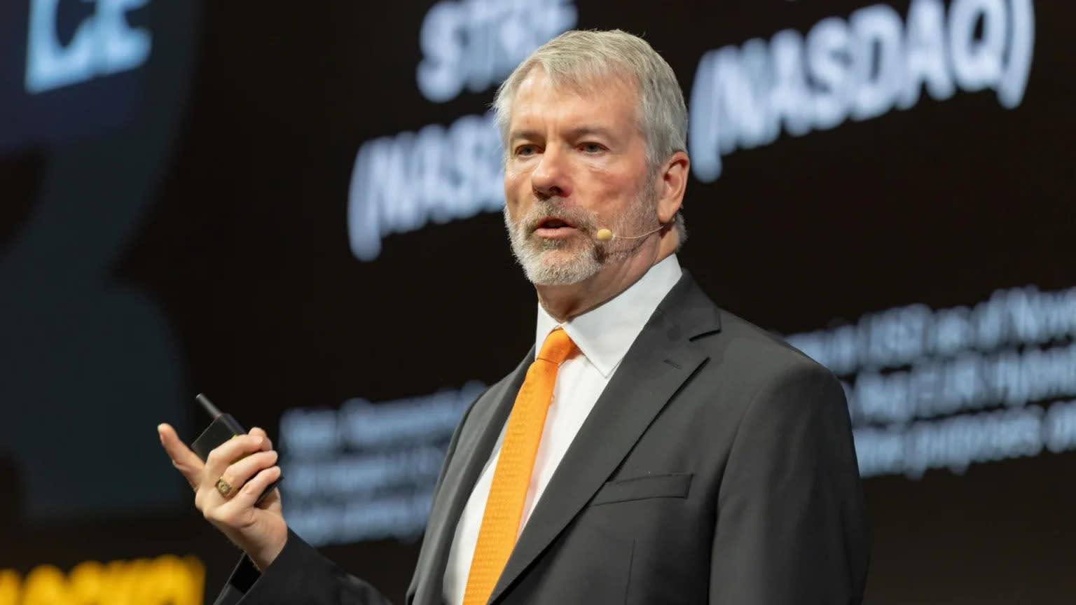 Skarbiec Bitcoina warte 72,3 mld USD w Strategy napędza nowe spekulacje o zakupie po poście Saylora „More Orange Than Ever”