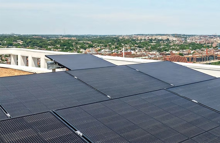 SWIF RackとNational Roofing Partnersが商業用太陽光向けサービスで提携