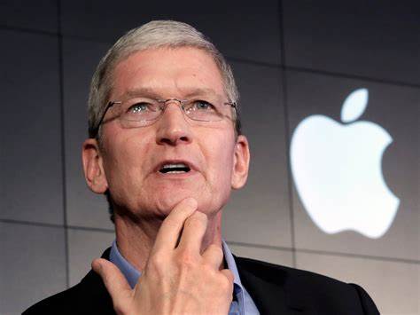 ティム・クック、15年務めたApple CEOを退任しジョン・ターナスに交代