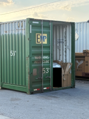 Texas Woman Surrenders in Union Pacific Rail-Container Smuggling Case That Left 7 Migrants Dead