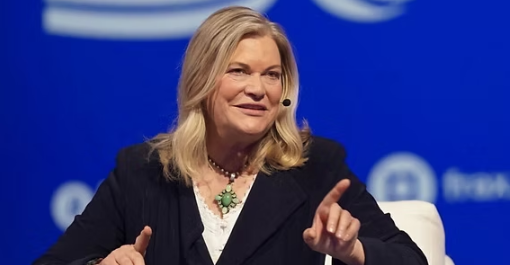 La senatrice Lummis afferma che il CLARITY Act proteggerebbe gli asset crypto dei clienti nei fallimenti delle piattaforme