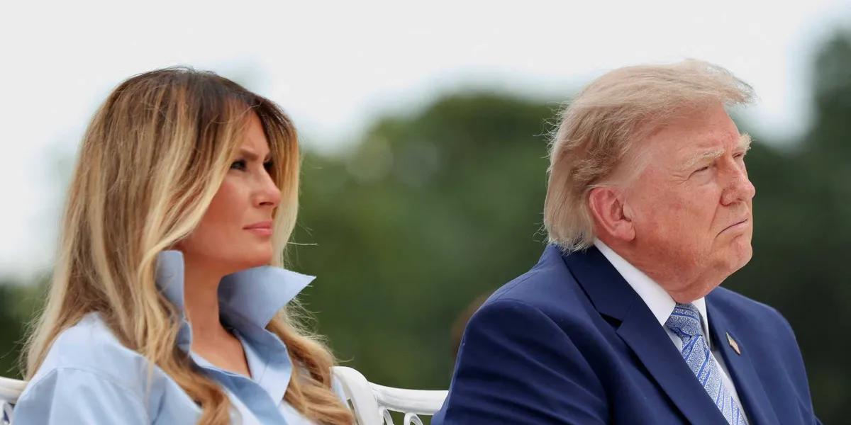 La prima apparizione pubblica di Melania Trump in un mese suscita scherno tra i critici