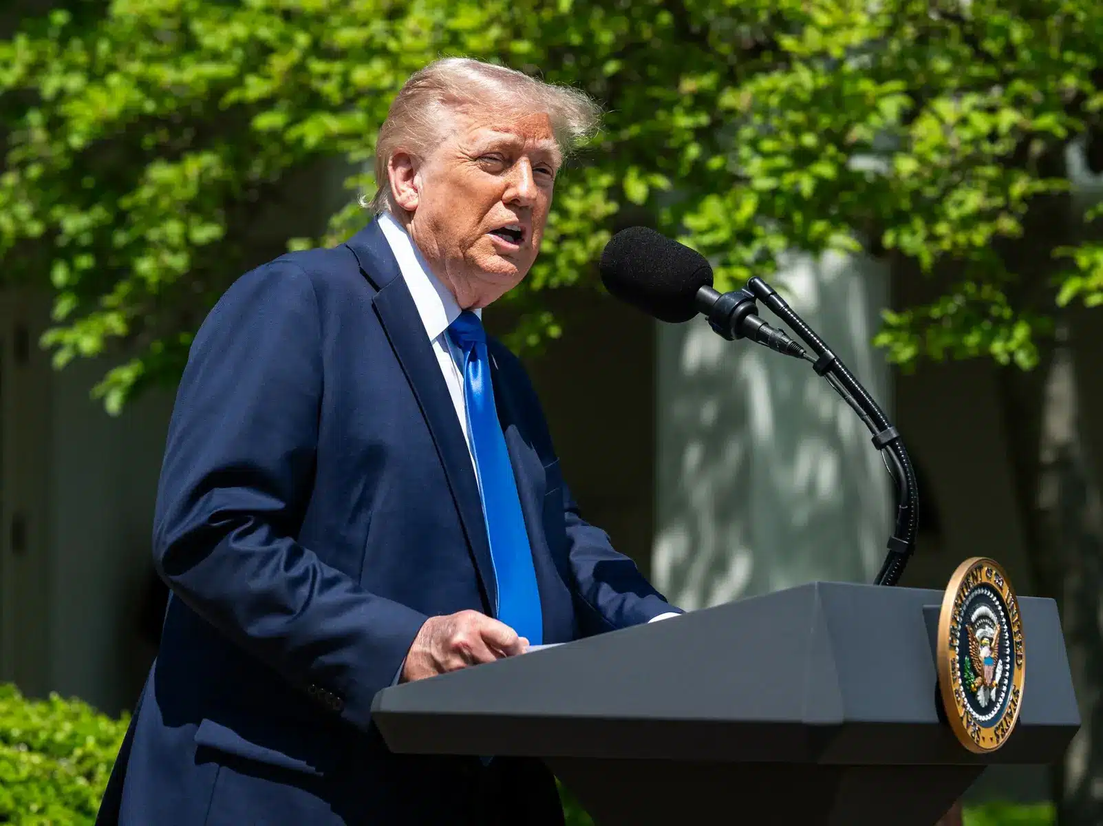 Trumps Äußerungen lassen Hyperliquid über 72 $ steigen, während Optionen unter Beobachtung geraten