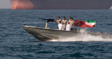 Iran waarschuwt dat aanvallen op tankers zich kunnen uitbreiden tot voorbij de Straat van Hormuz vanwege Amerikaanse sancties