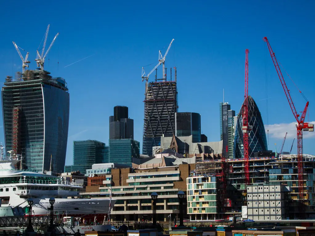 UK Construction PMI Rises to 44.7 in July, Beating Expectations as Downturn Eases