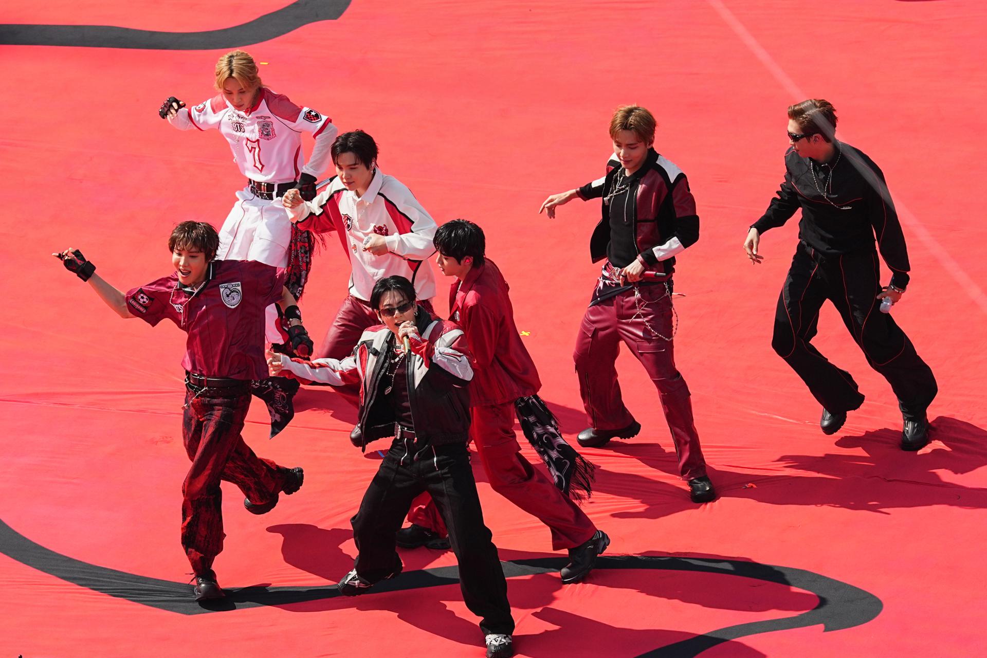 I Grammy rimuovono i video delle esibizioni dei BTS dopo l'annuncio del boicottaggio