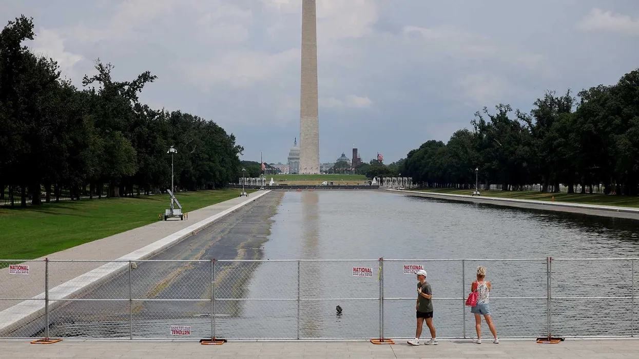 New York Times-Untersuchung: Trumps selbstverschuldete Reflecting-Pool-Mißerfolge kosten Steuerzahler Millionen