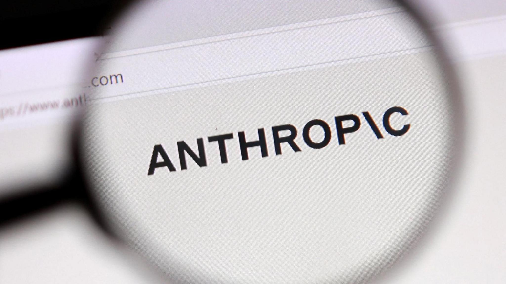 Anthropic нацелена на оценку в $2 трлн на IPO, раскрывая убыток в $42 млрд и предупреждения о рисках ИИ