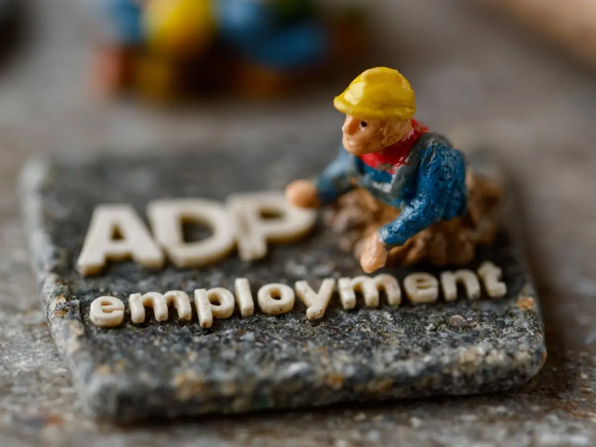 ADP Weekly NER Pulse Shows US Private Employers Added 8,250 Jobs on Average, Down from 15,000