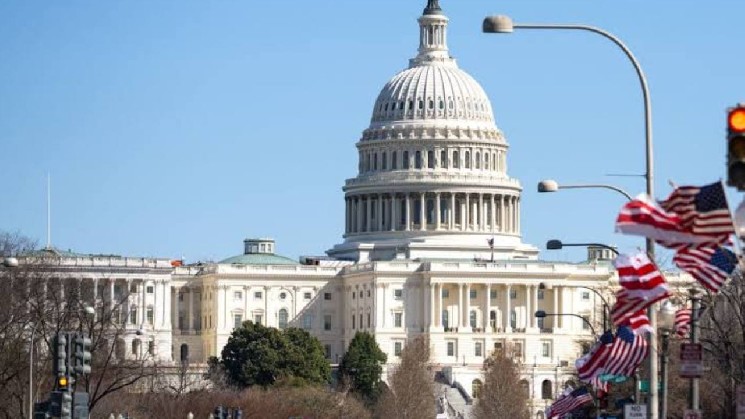 La CLARITY Act lascia 5 lacune, dalle pensioni ai $1.4B in crypto di Trump