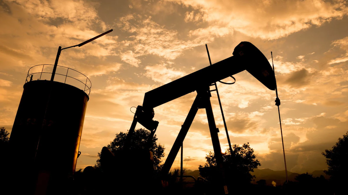 Oil Prices Stay Subdued as US-Iran Truce Holds and Strait of Hormuz Shipping Agreement Reached