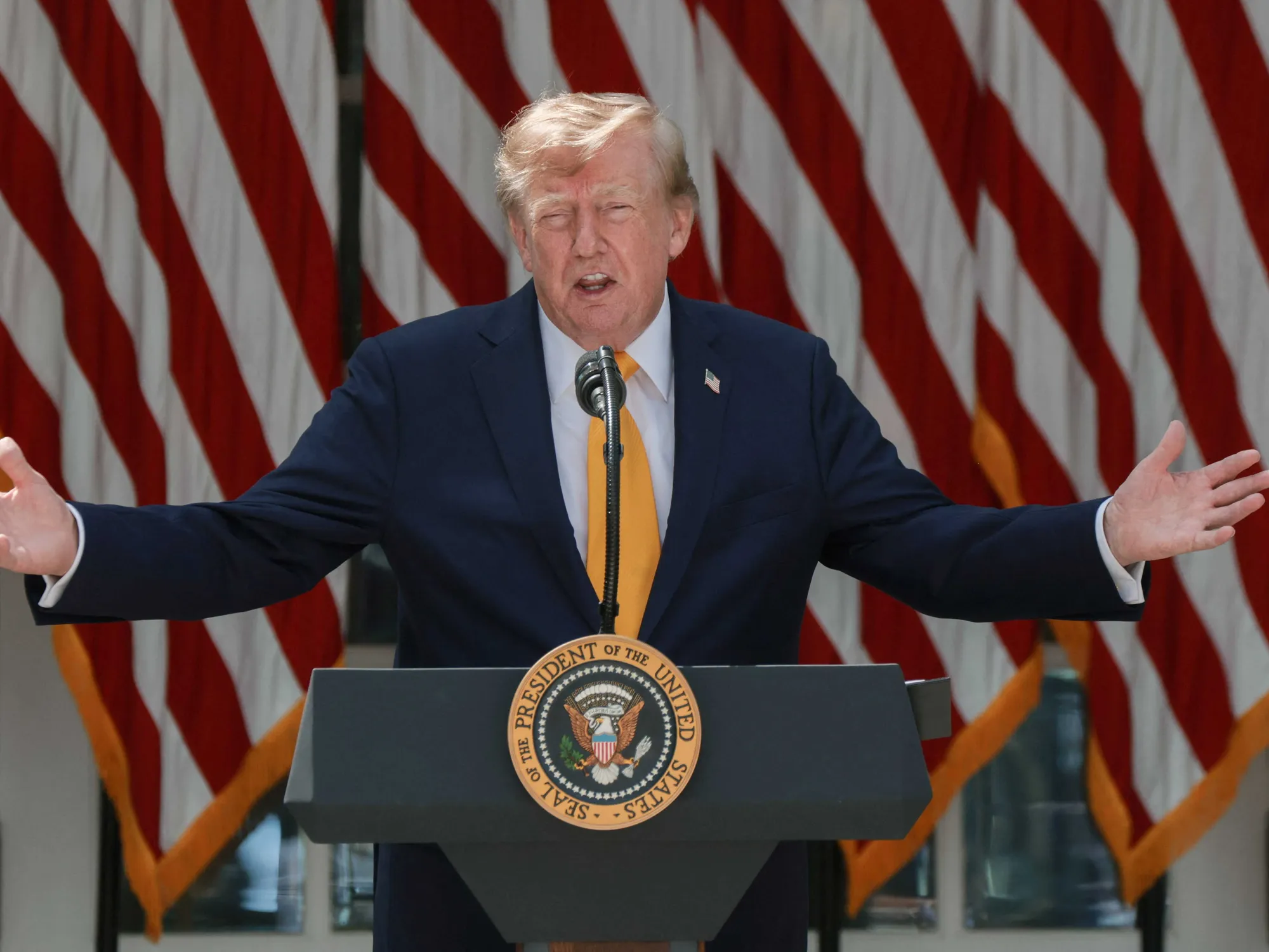 «Переполох»: помощники Трампа разъезжают по стране, чтобы продвигать повестку, и сталкиваются с критикой со стороны MAGA