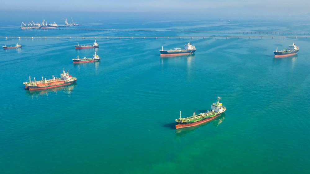 Tanker Traffic Remains Subdued Despite Trump's Talk of Peace
