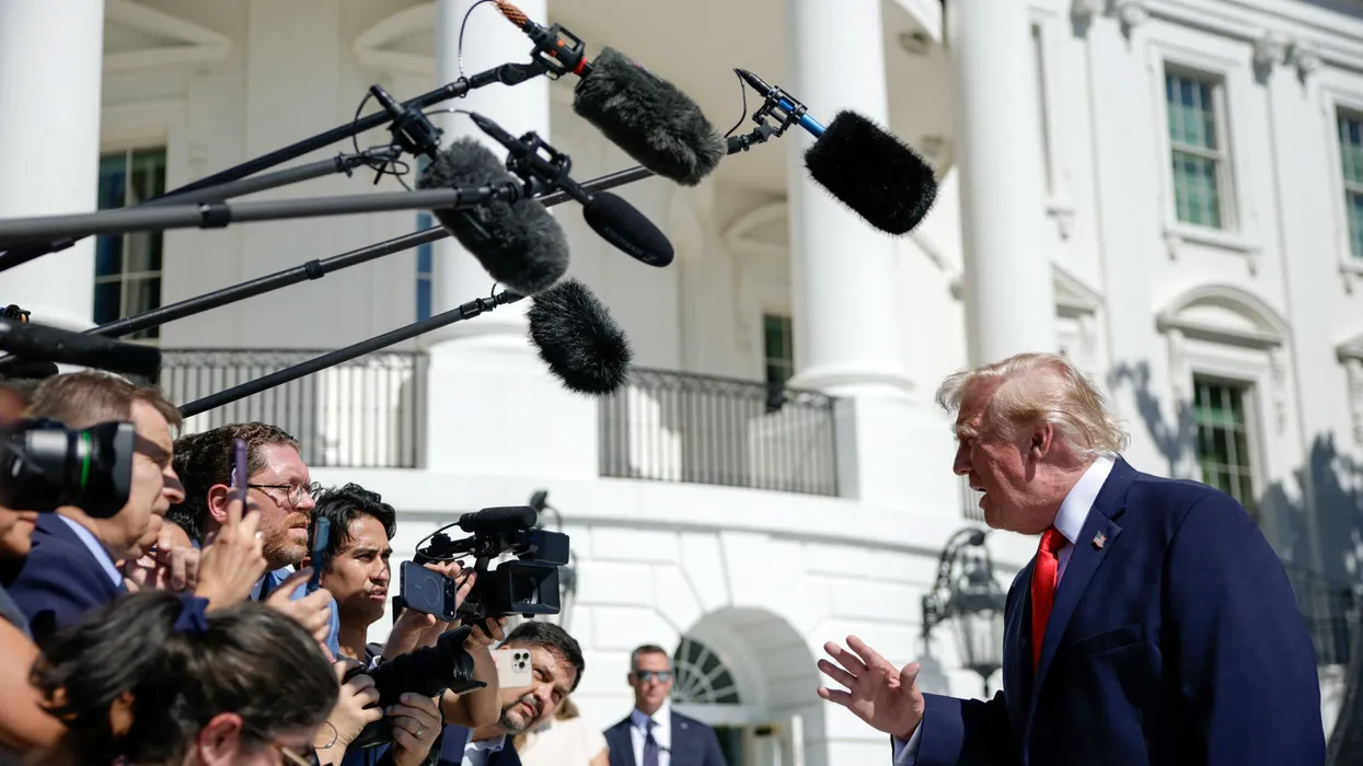 L'analyste de Fox News Stuart Varney exhorte Trump à « reconnaître » que le « chaos » économique est « réel »