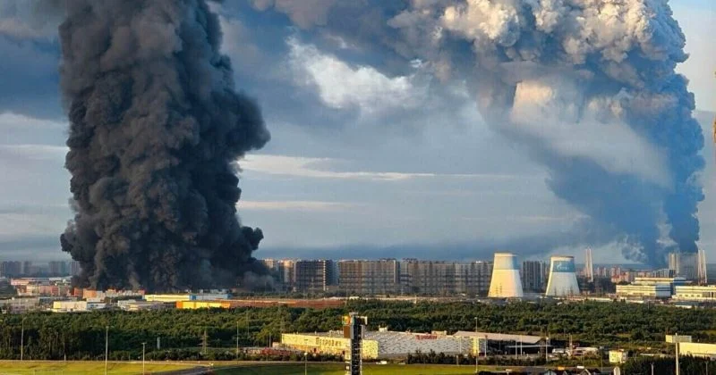 Un attacco con drone ucraino dà fuoco a un magazzino Wildberries in Russia